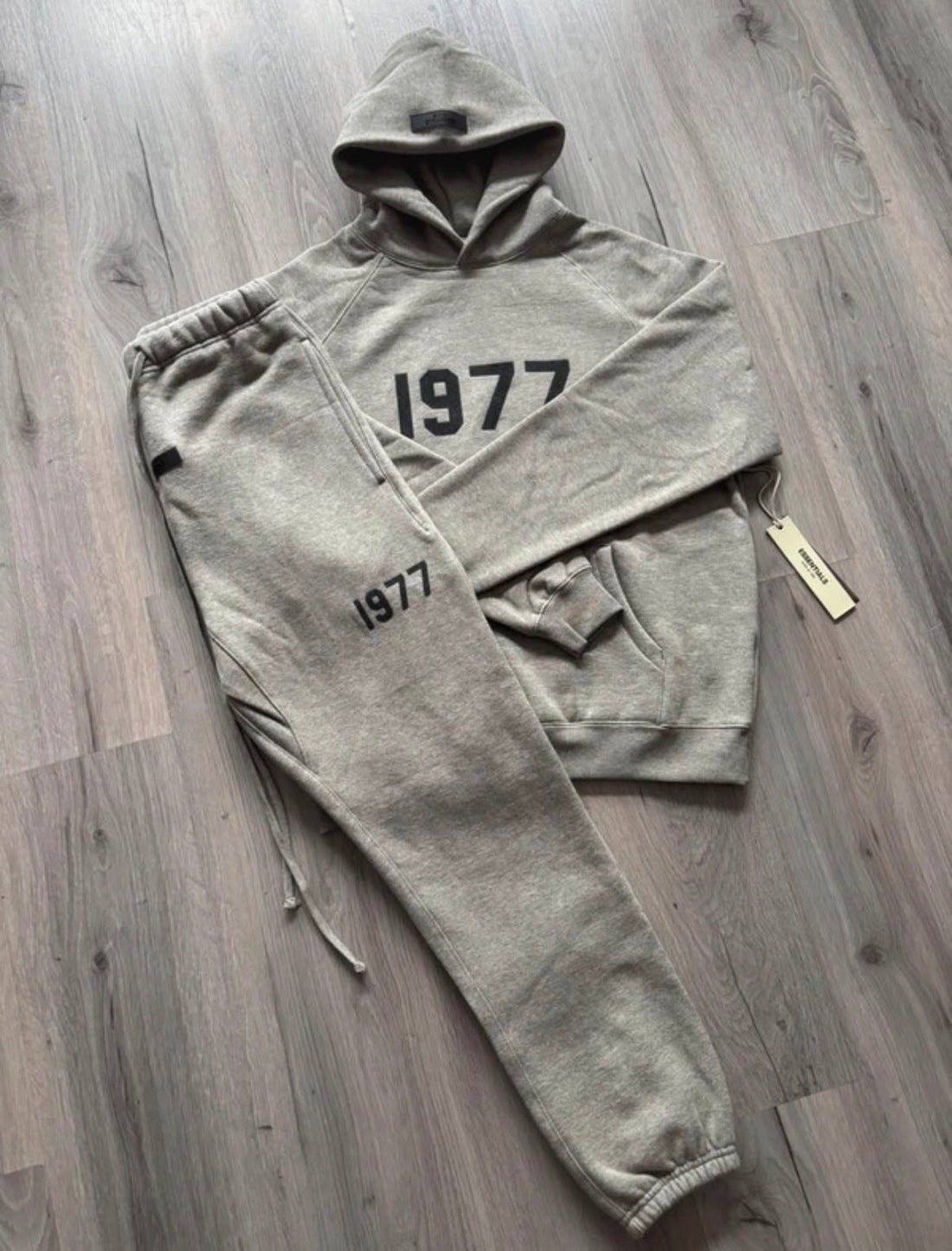 1977 Grey – Essance supply